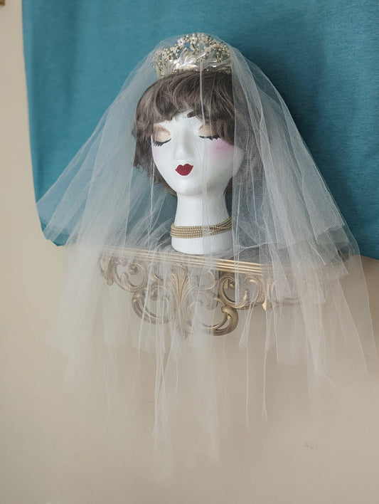 1940s Wedding Veil and Crown Headpiece with Flowers, Pearls and Foliage