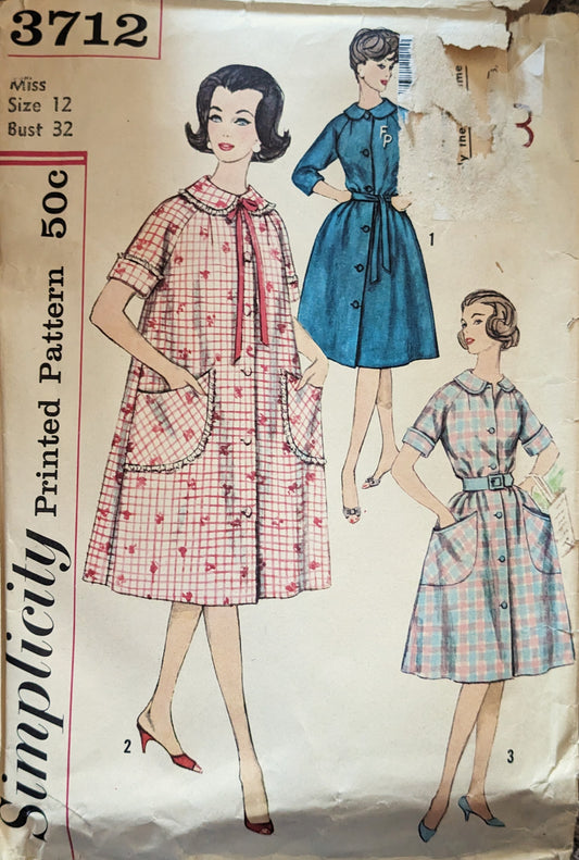 1960s Simplicity 3712 Robe with Raglan Sleeves and Dress Patterns Sewing Patterns in Size 44