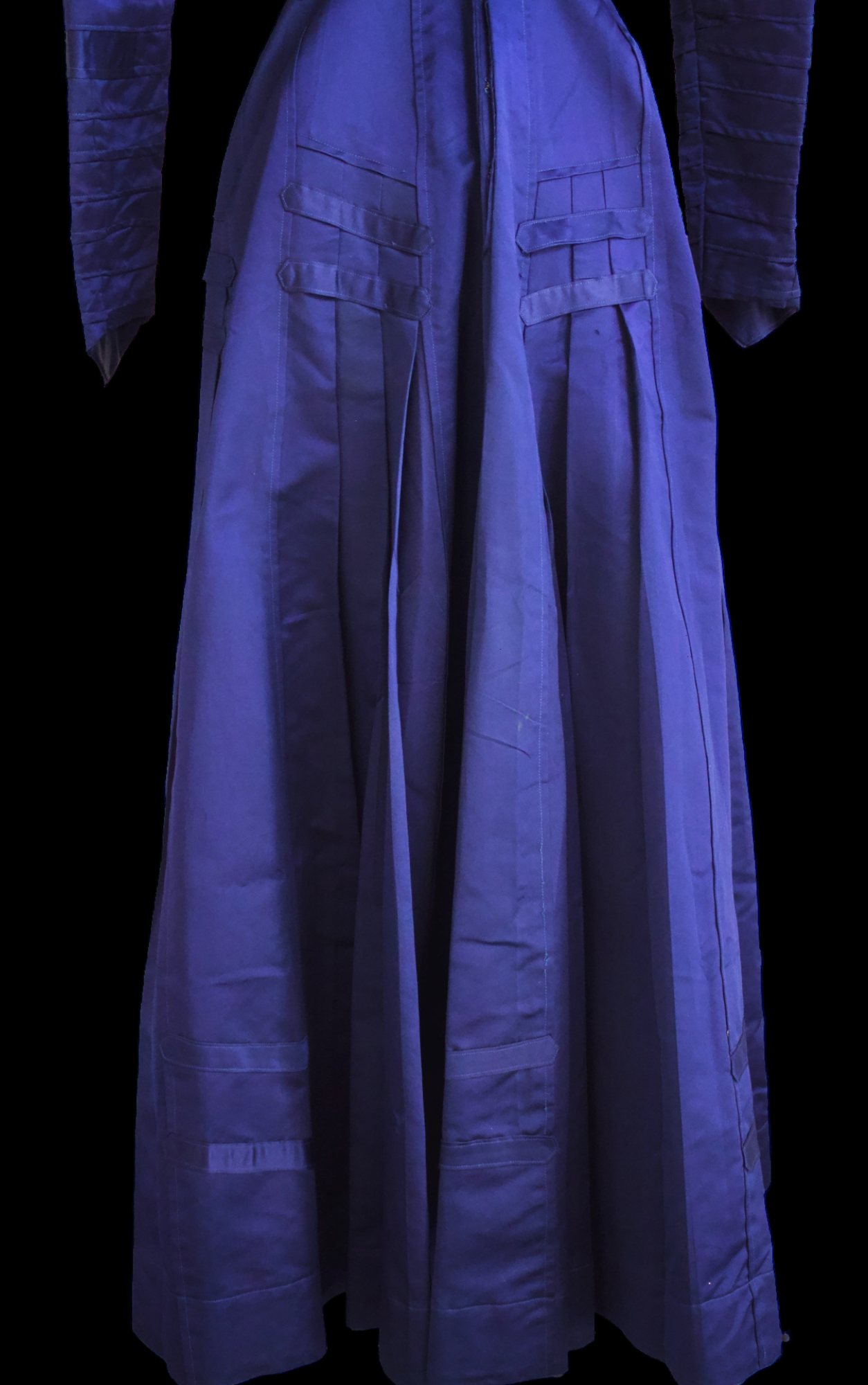 blue 1910s dress Navy blue silk Evening or reception dress circa 1910