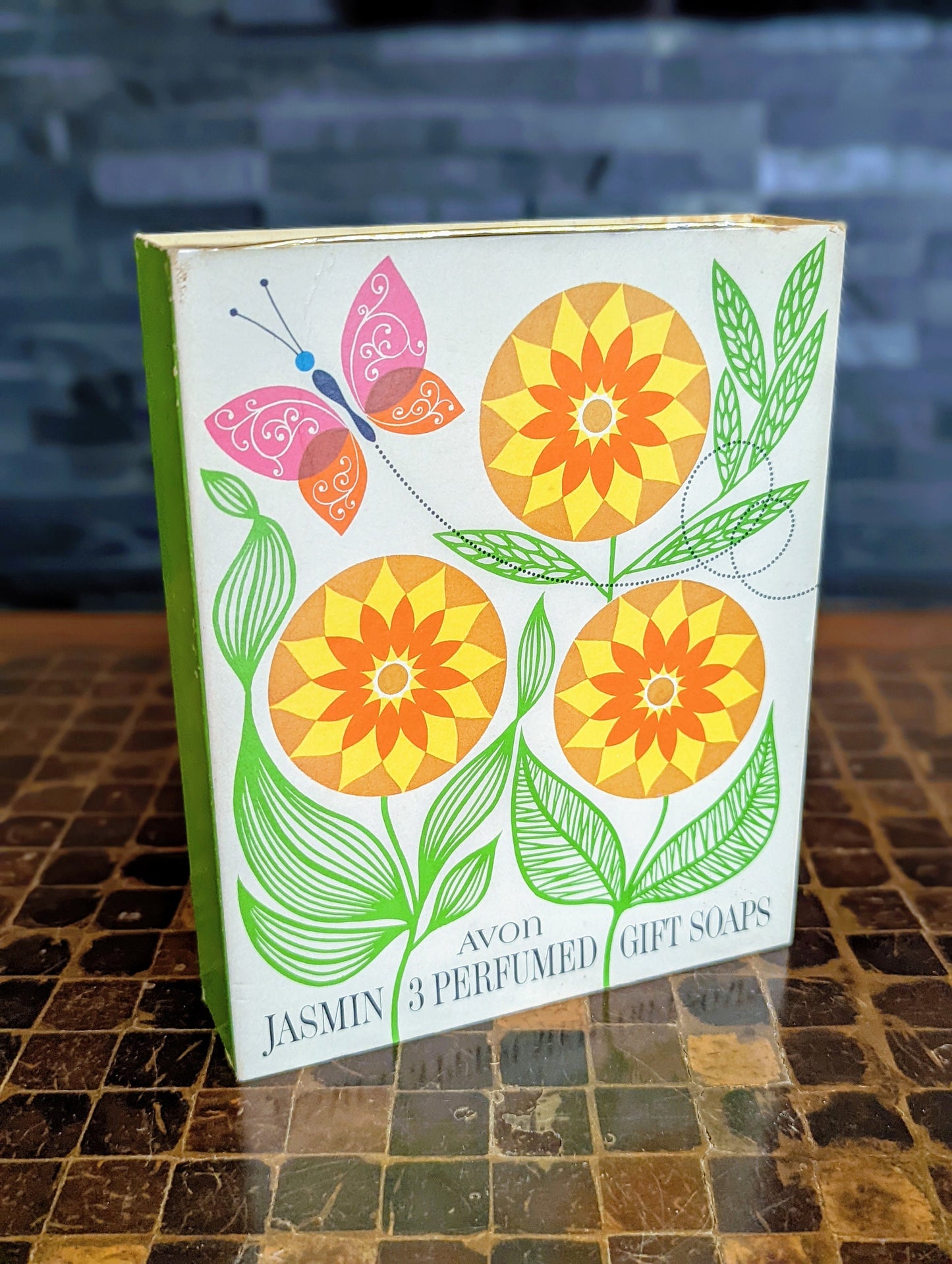 Vintage Jasmin Gift Soaps Set of 3 w/ Box Perfumed Jasmine Avon