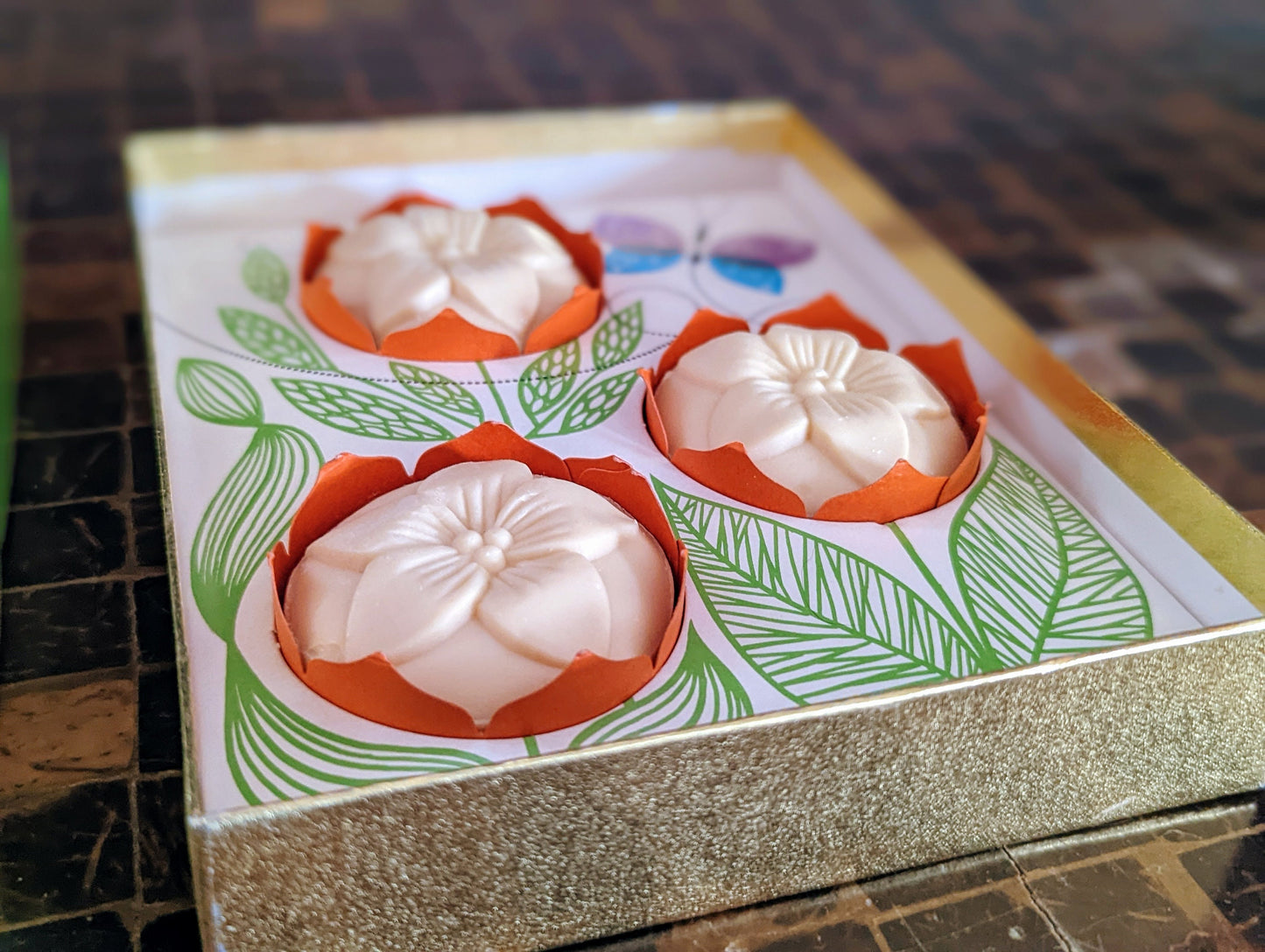 Vintage Jasmin Gift Soaps Set of 3 w/ Box Perfumed Jasmine Avon